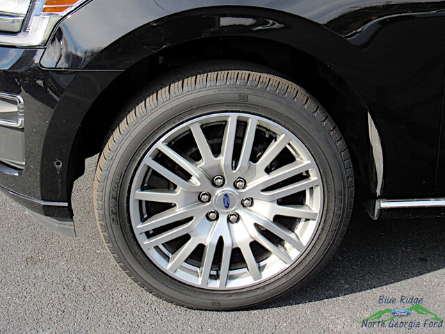 2022 Ford Expedition Platinum 4x4 photo