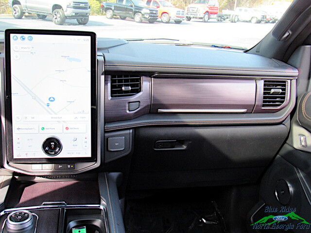 2022 Ford Expedition Platinum 4x4 photo