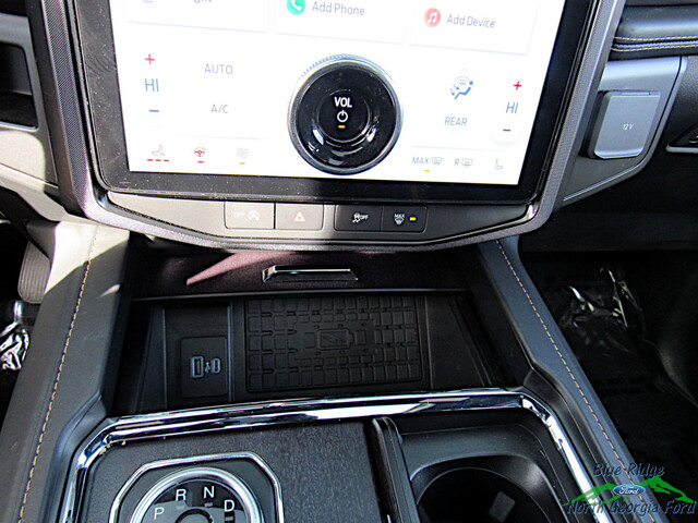 2022 Ford Expedition Platinum 4x4 photo