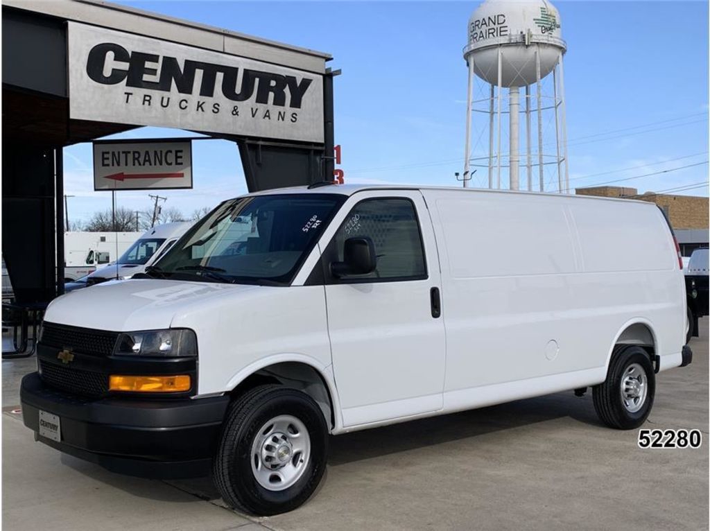 2025 Chevrolet Express Ext