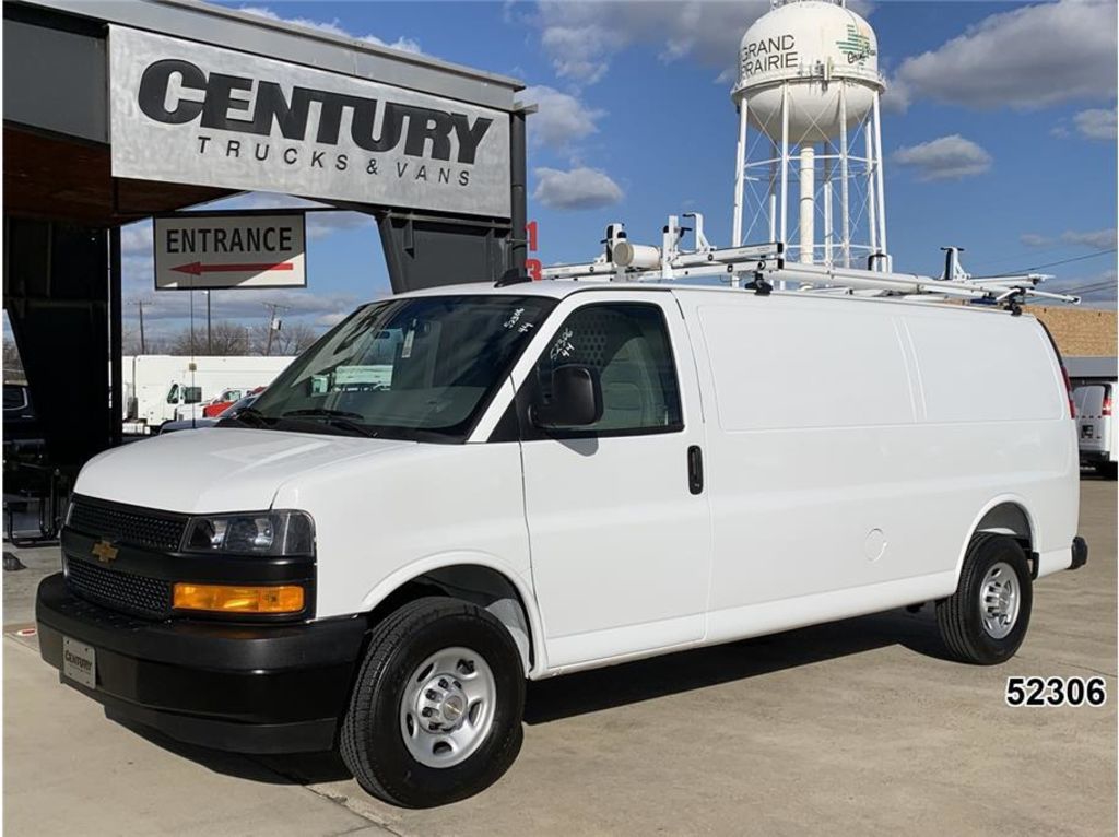 2025 Chevrolet Express Ext