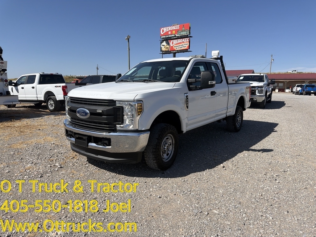 Oxford White 2018 Ford F-250 Super Duty Pickup Truck Four-Wheel Drive 6-Speed Automatic