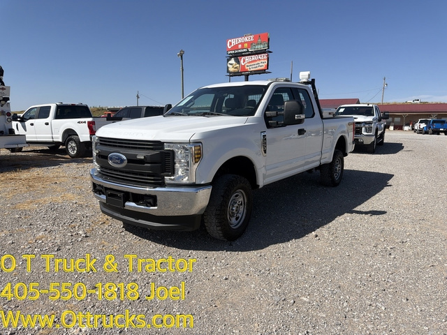 Oxford White 2018 Ford F-250 Super Duty Pickup Truck Four-Wheel Drive 6-Speed Automatic