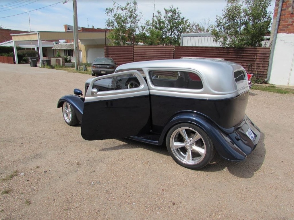 1933 Ford 2 DOOR SEDAN  photo