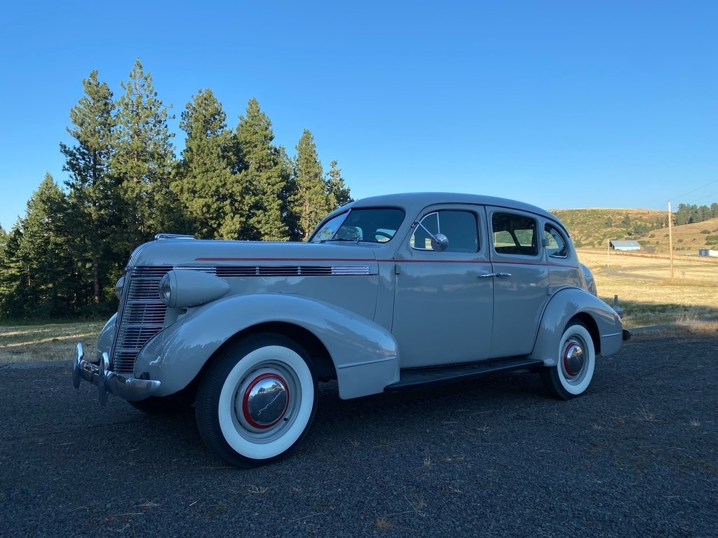 1937 Pontiac Touring Sedan