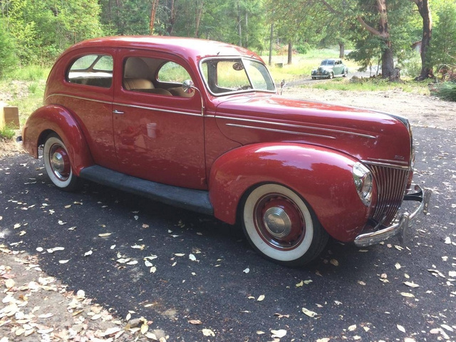 The 1939 Ford Tudor Super Deluxe 