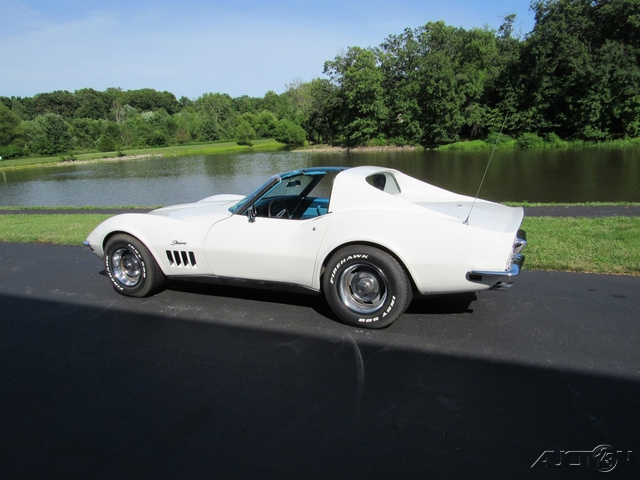 The 1969 Chevrolet Corvette T-Top photos