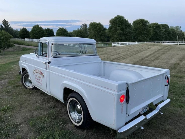 1960 Ford F-100 2WD photo