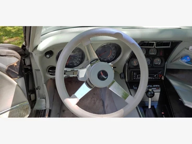 1977 Chevrolet Corvette Coupe Convertible photo