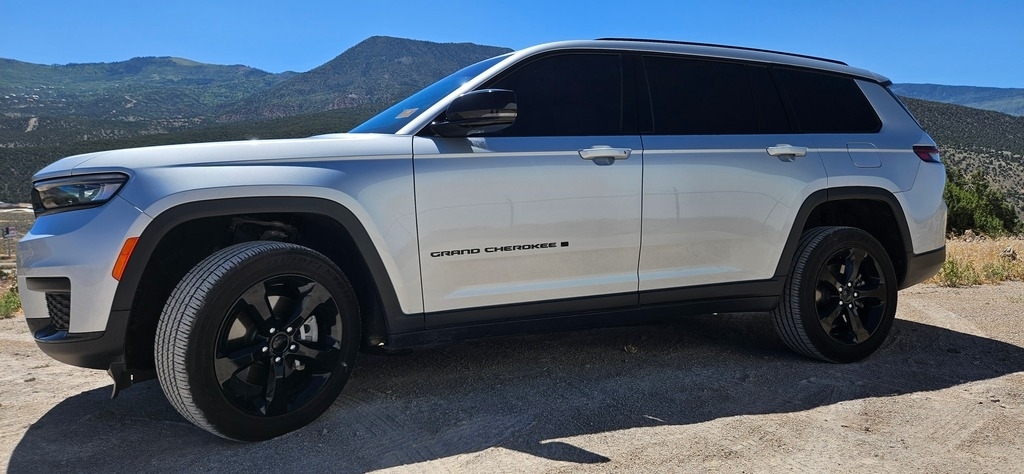2023 Jeep Grand Cherokee Altitude SUV
