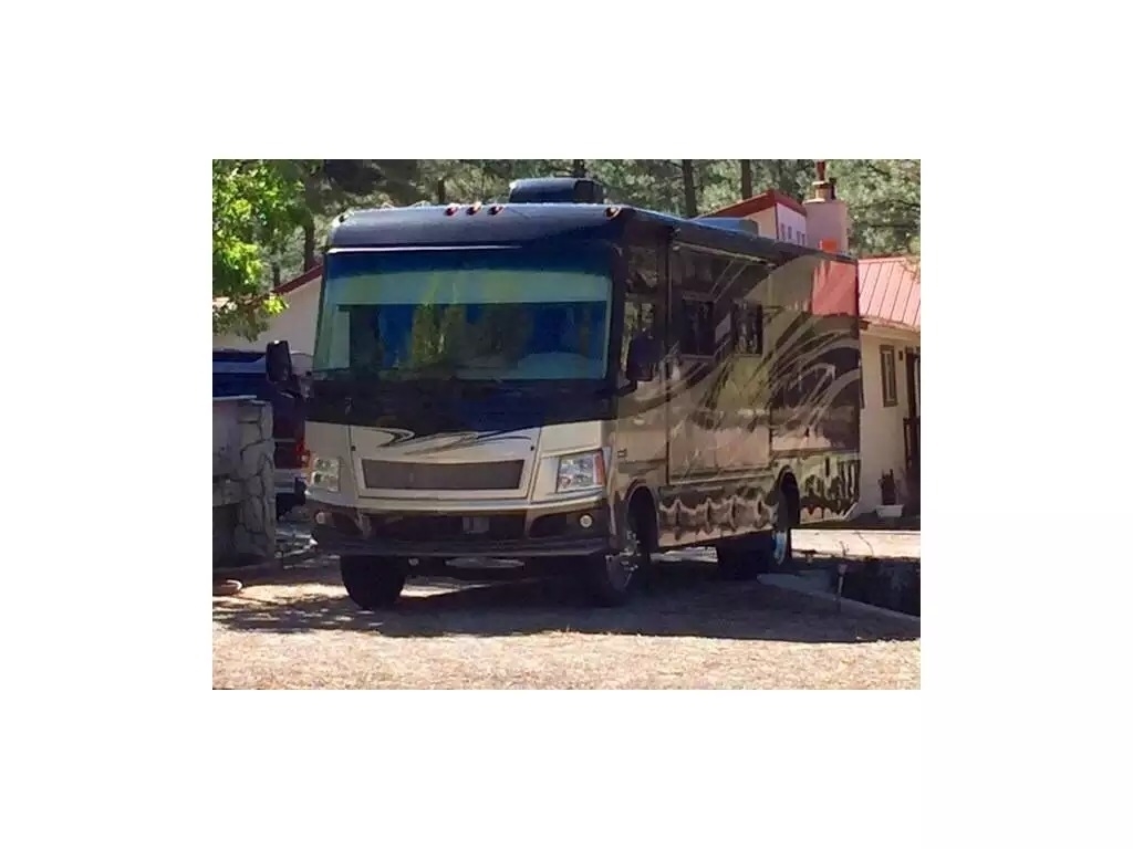 2011 Damon Motor Coach Challenger 32VS