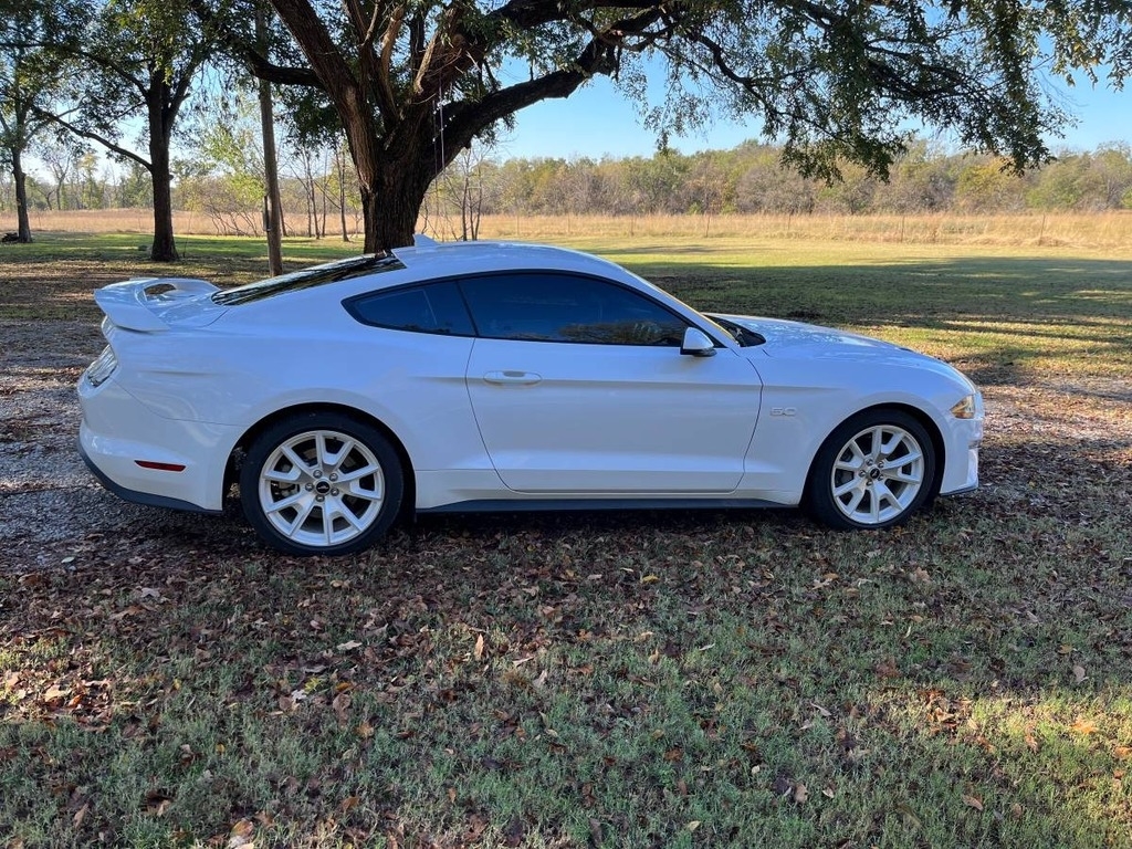 2022 Ford Mustang GT Premium photo