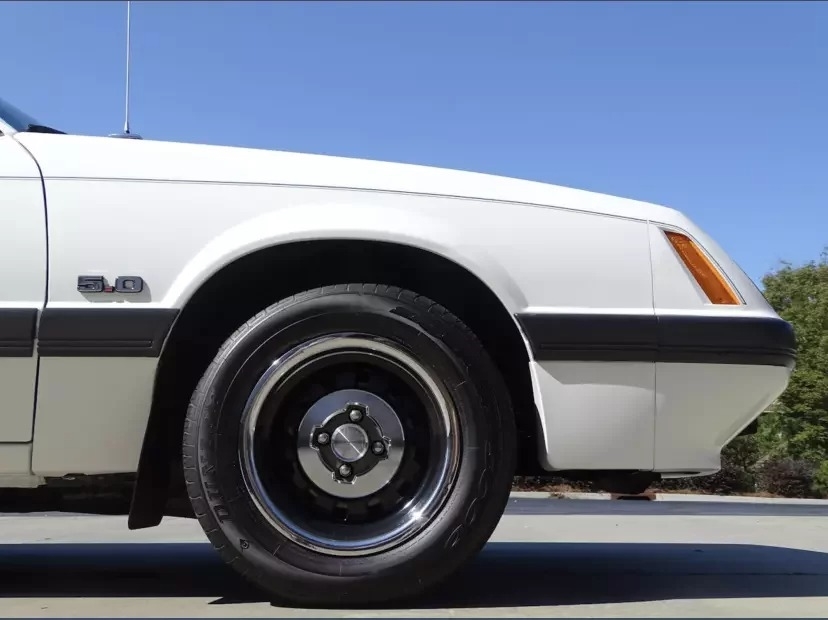 1986 Ford Mustang LX photo