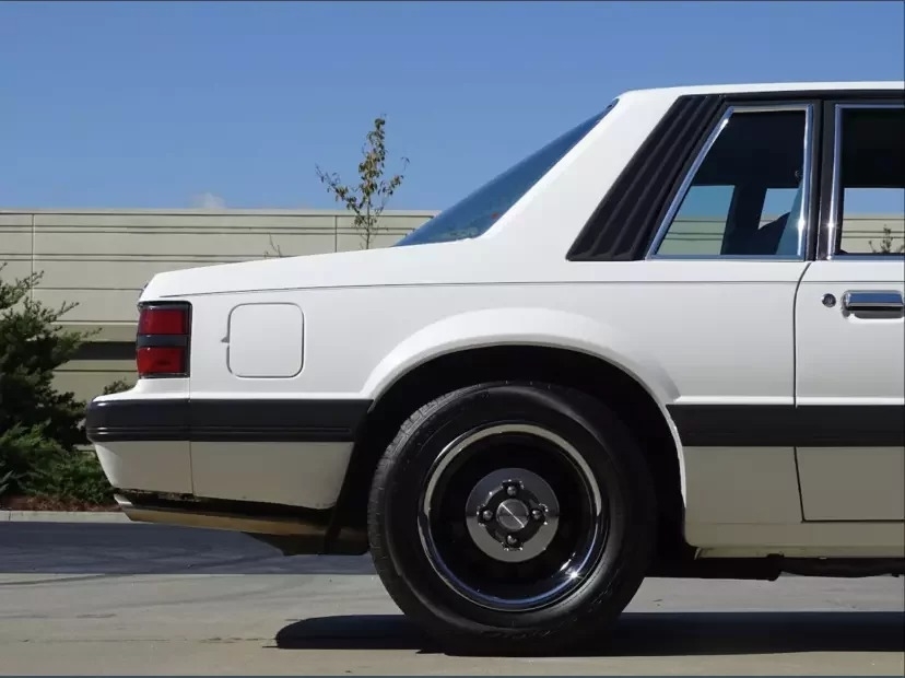 1986 Ford Mustang LX photo