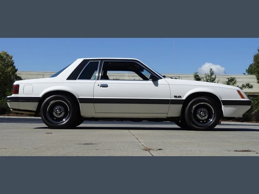 1986 Ford Mustang LX photo