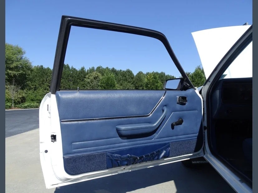1986 Ford Mustang LX photo