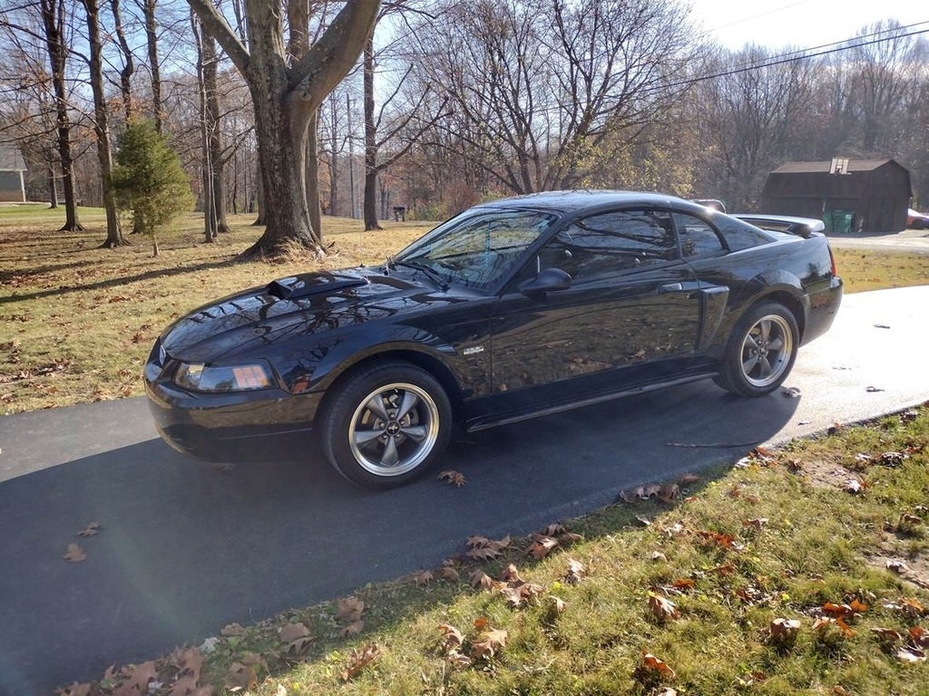 2003 Ford Mustang GT Deluxe Coupe