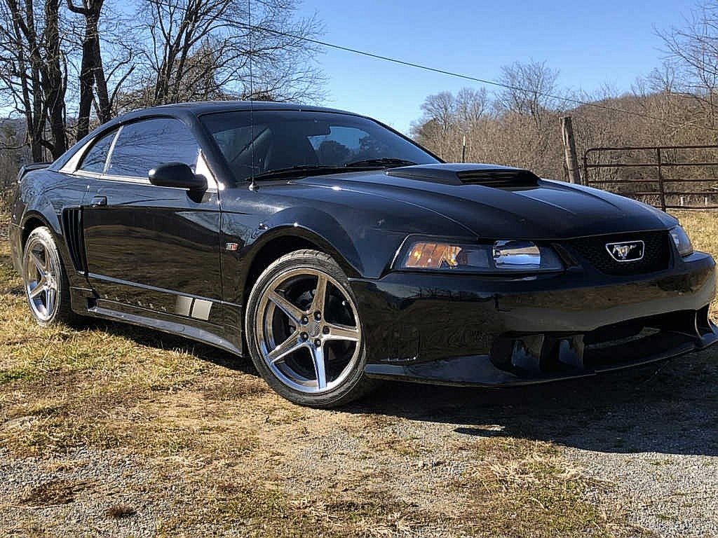 2004 Ford Mustang GT Deluxe Coupe