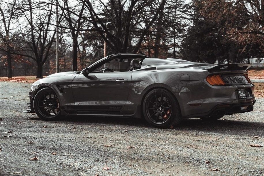 2021 Ford Mustang GT Premium photo
