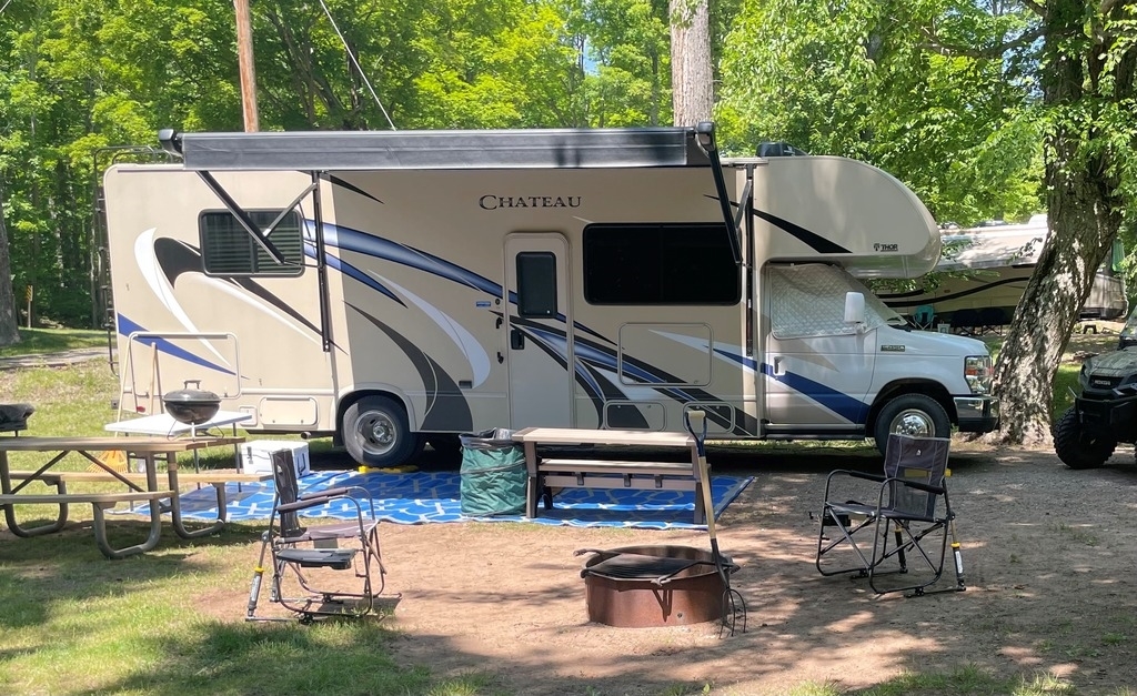 2020 Thor Motor Coach Chateau 28Z V10