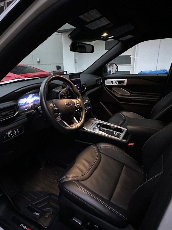 2020 Ford Explorer ST photo