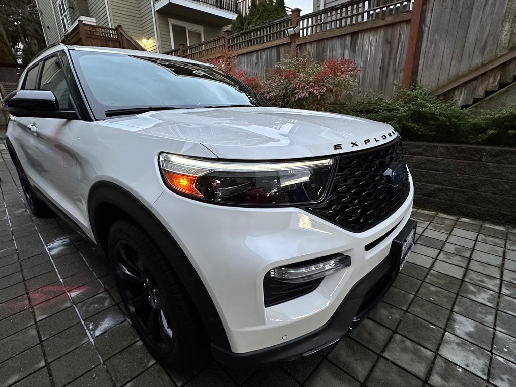 2020 Ford Explorer ST photo