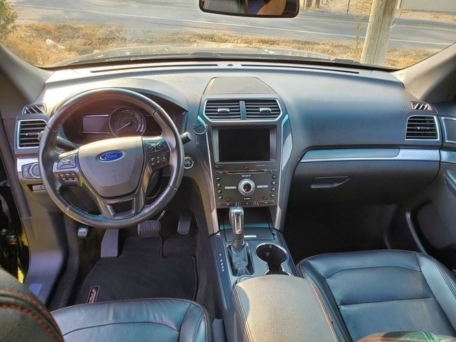 2016 Ford Explorer Sport photo
