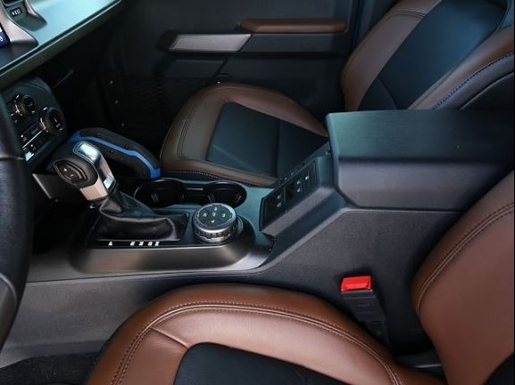 2022 Ford Bronco Outer Banks Advanced photo