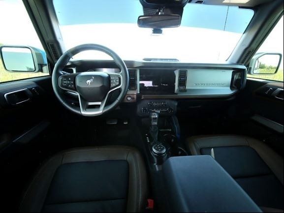 2022 Ford Bronco Outer Banks Advanced photo