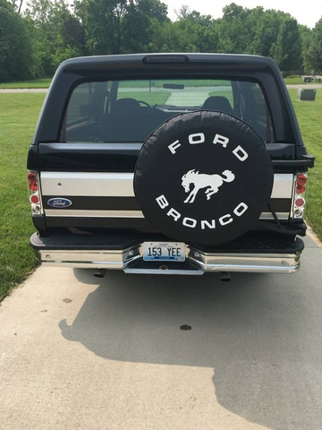 1995 Ford Bronco XLT photo