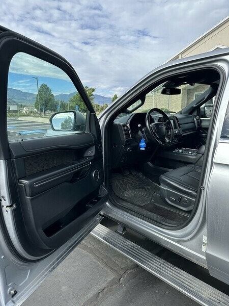 2020 Ford Expedition Max Limited photo