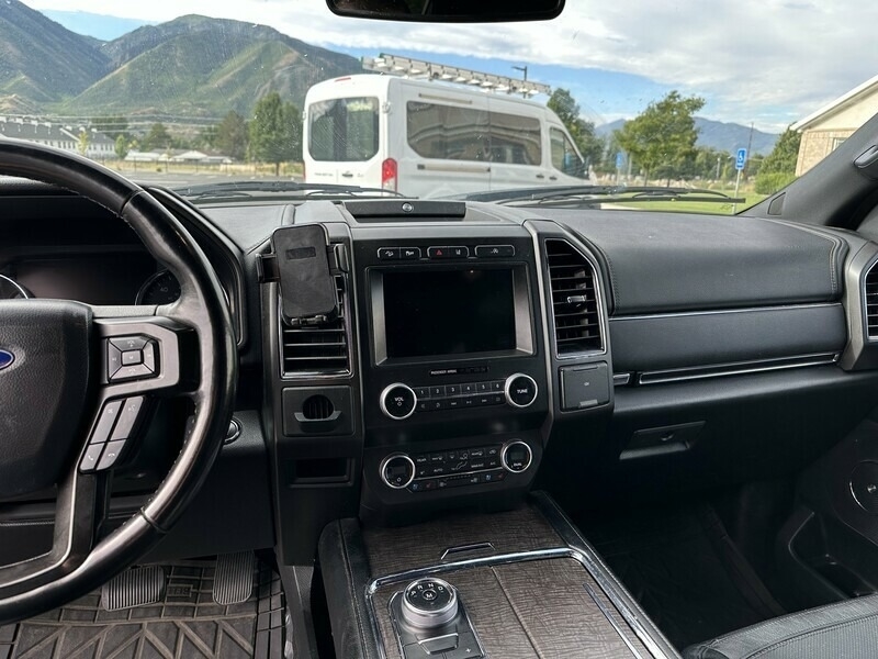 2020 Ford Expedition Max Limited photo