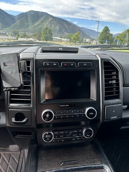 2020 Ford Expedition Max Limited photo