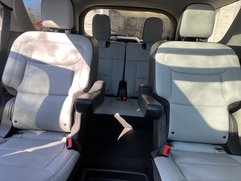 2021 Ford Explorer XLT photo