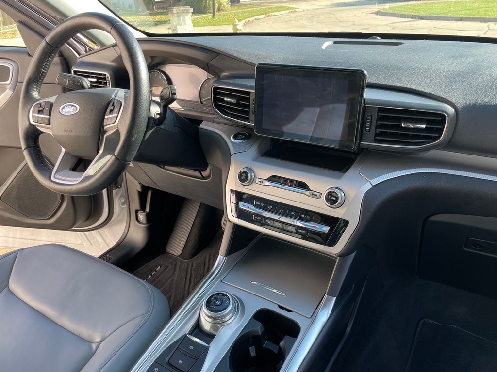 2021 Ford Explorer XLT photo
