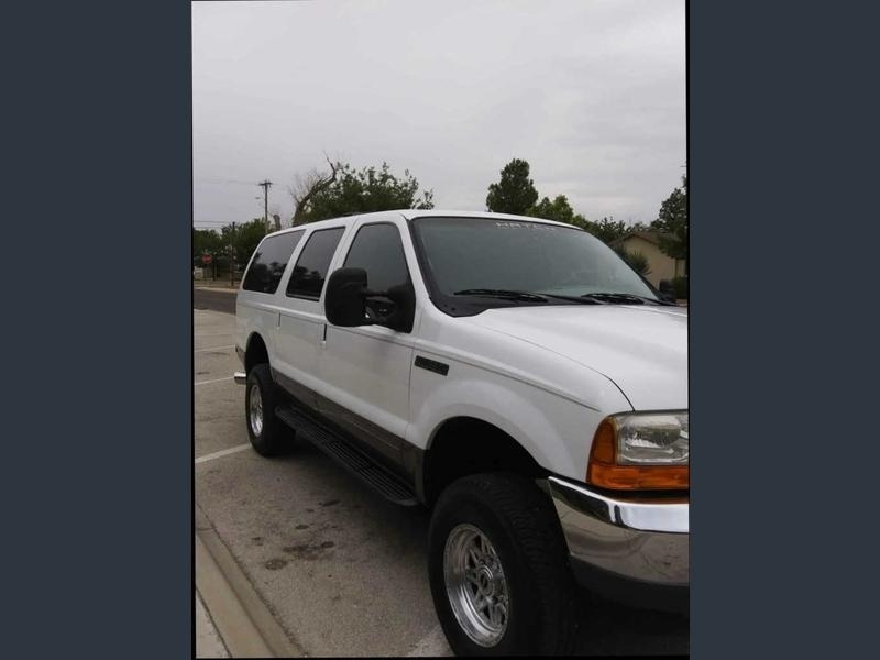 2001 Ford Excursion XLT photo