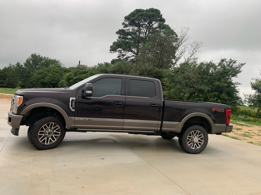 The 2018 Ford F-250 Super Duty King Ranch photos