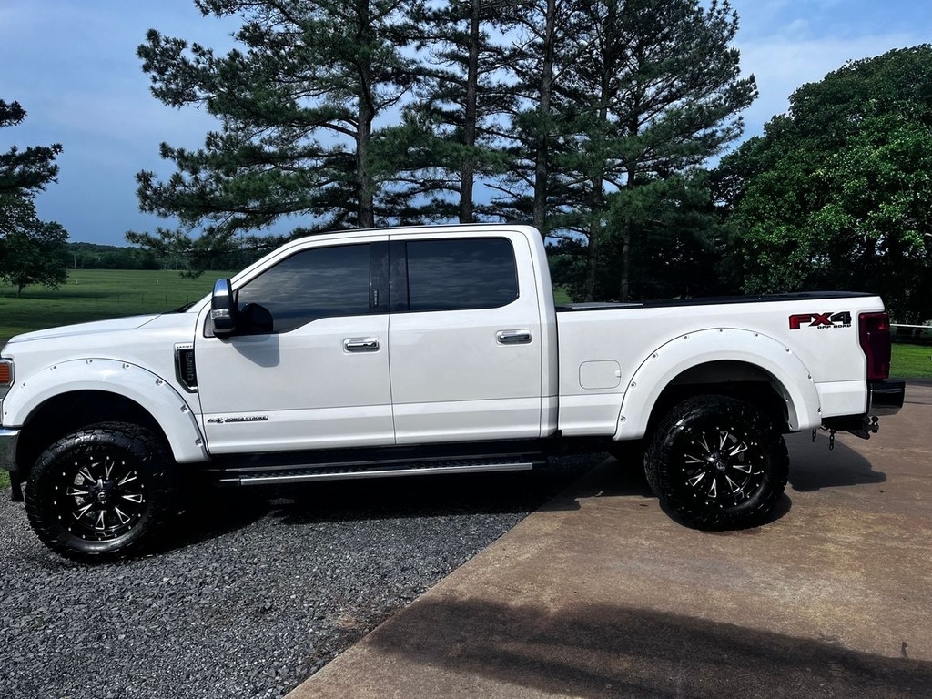 2020 Ford F-250 Super Duty Lariat photo