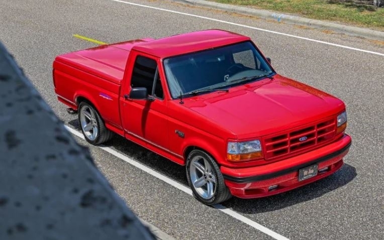 1993 Ford F-150 SVT Lightning Pickup
