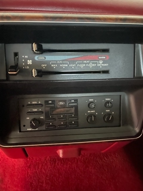 1991 Ford F-150 S photo