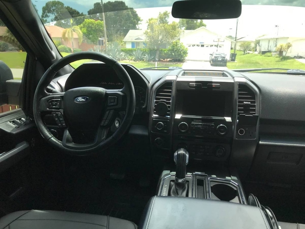 2016 Ford F-150 XLT photo