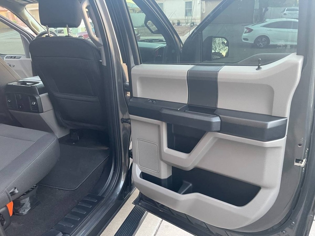 2020 Ford F-150 XLT photo