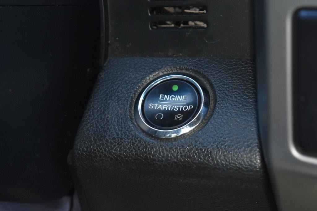2015 Ford F-150 Platinum photo