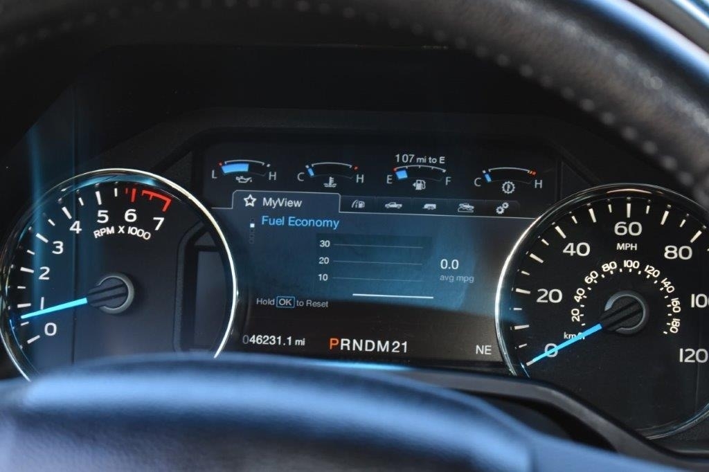2015 Ford F-150 Platinum photo