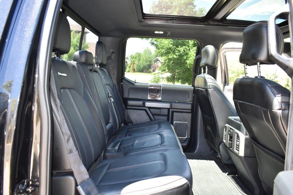 2015 Ford F-150 Platinum photo