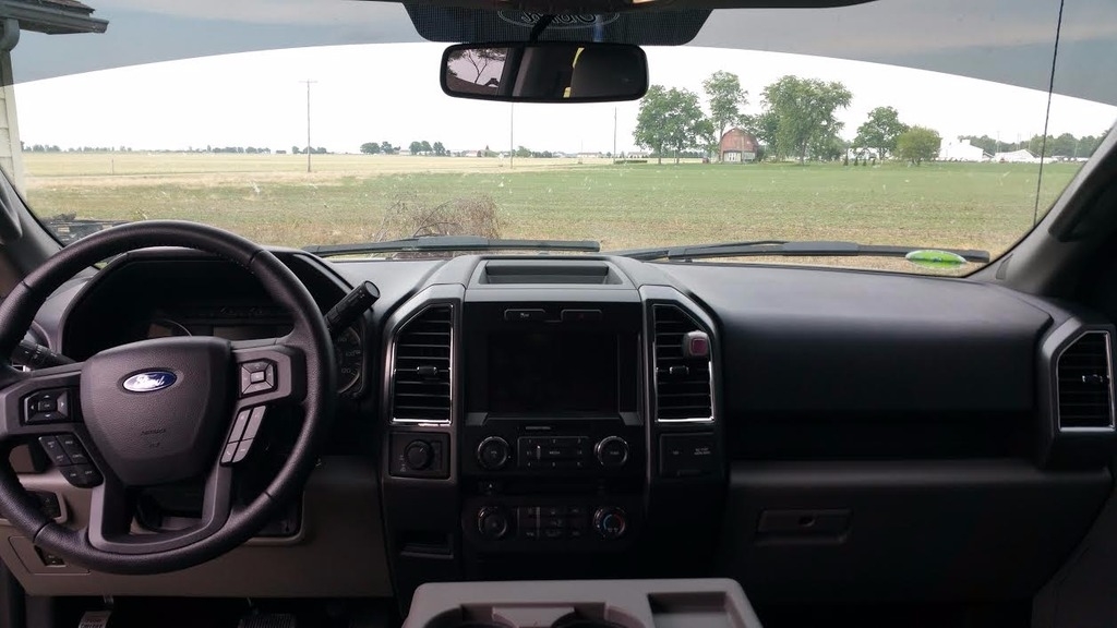 2015 Ford F-150 XLT photo