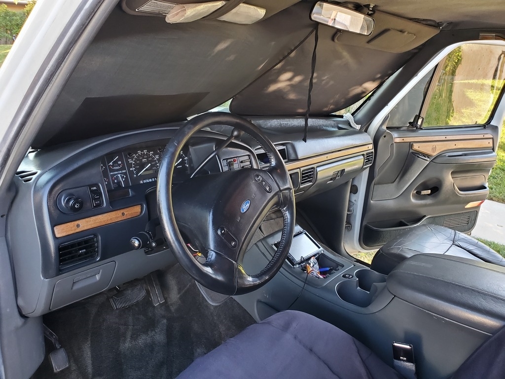 1993 Ford F-150 XLT photo