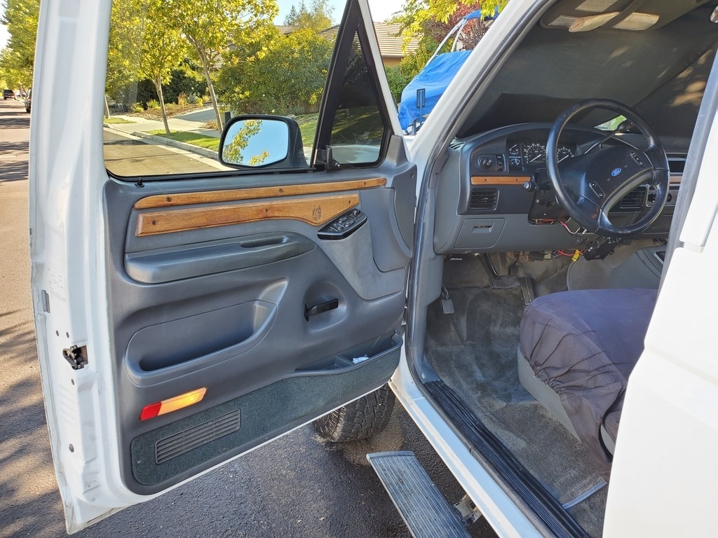 1993 Ford F-150 XLT photo