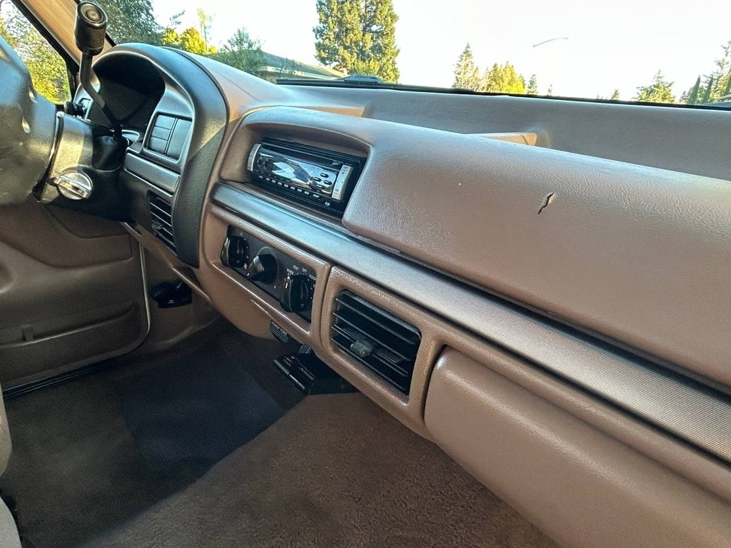 1995 Ford F-150 XL photo