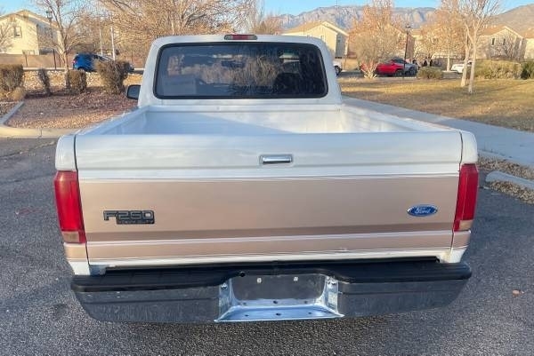 1997 Ford F-250 XLT photo